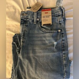 NWT LEVI High Waisted Mom Jeans 31x27